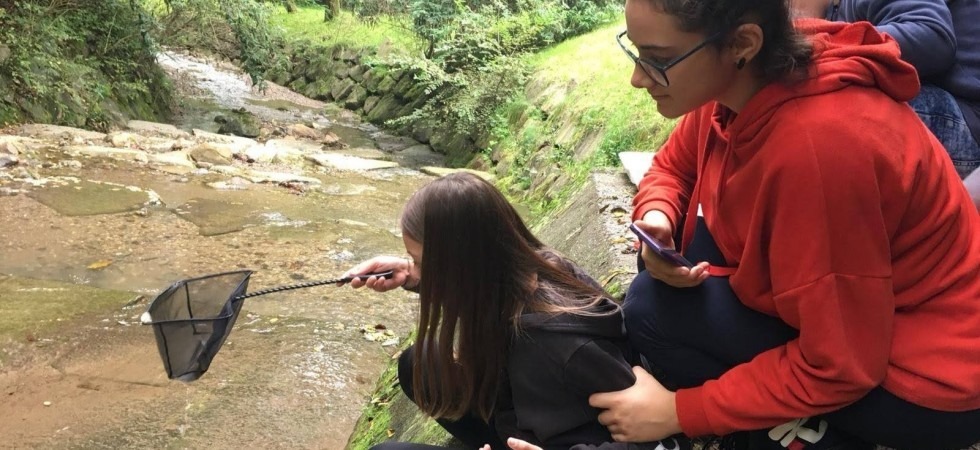 Bioblitz degli studenti al parco Gocciadoro, un centinaio di ragazzi effettuano oltre 300 monitoraggi al rio Salè con Muse e